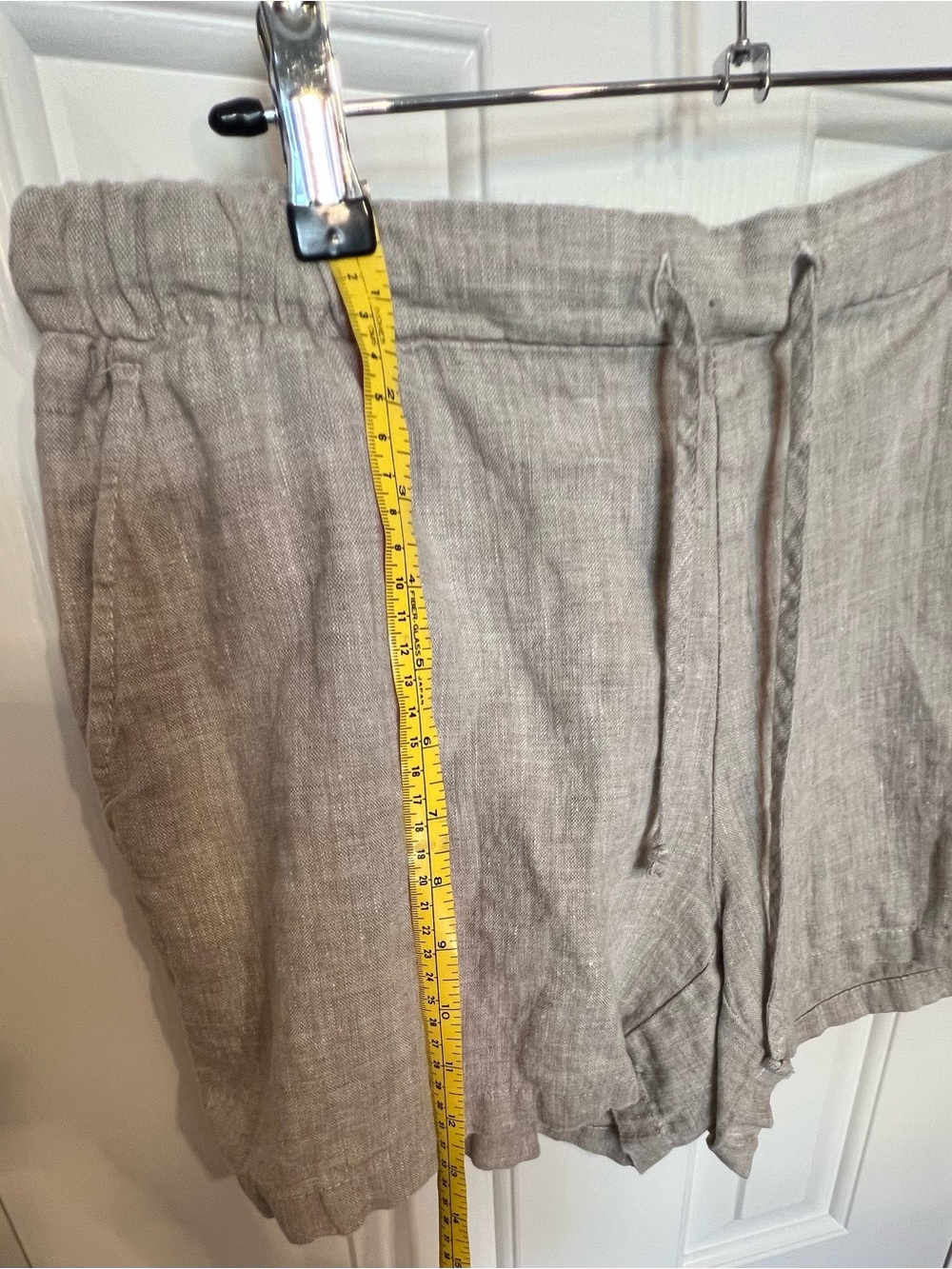Casual Drawstring Linen Short Shorts in Light Taupe